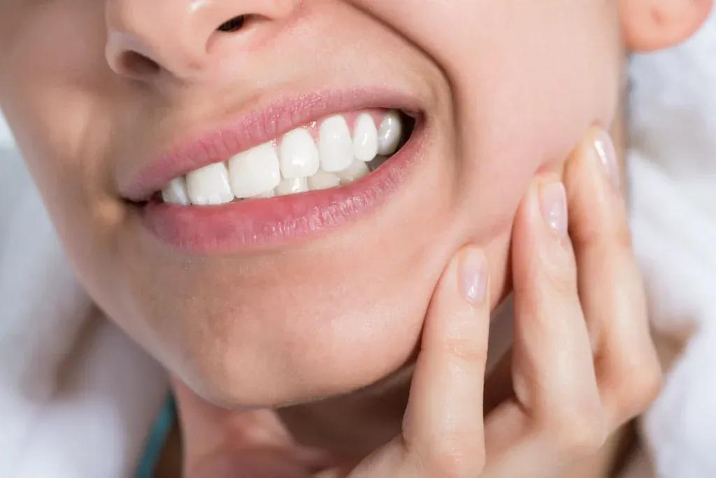 teeth-clenching-jaw-pain-1024x684