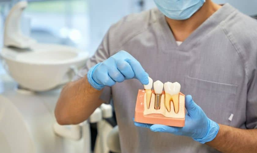 Implants Dentist